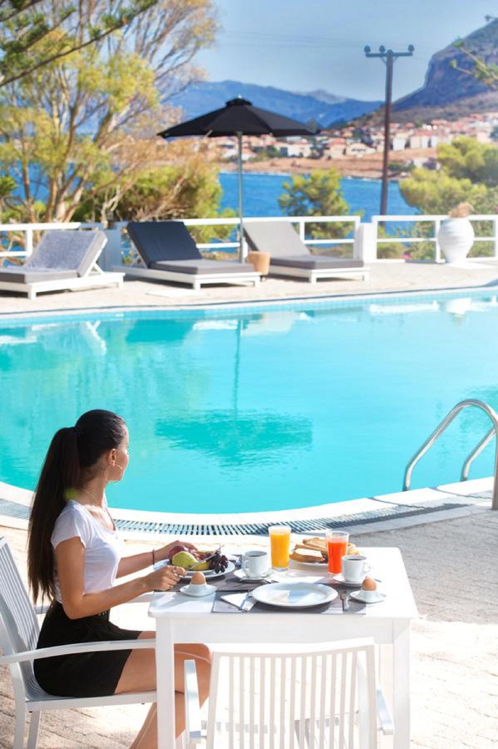 Akra Morea Hotel&residences 2*
